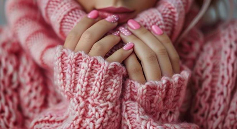 Mindenki ezt kéri decemberben a körmösétől: A pulcsimintás manikűr a szezon legkreatívabb trendje