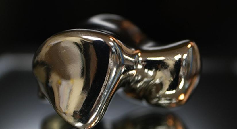 Egy darab titán a bokában, és vége a fájdalomnak