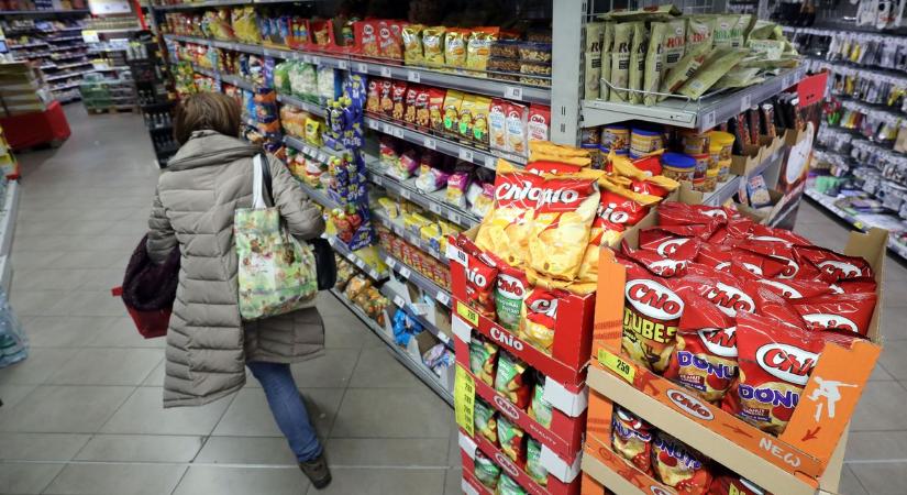 Luxustermékké drágítják a csipszet és az energiaitalt januártól – túl kövérek vagyunk az EU szerint