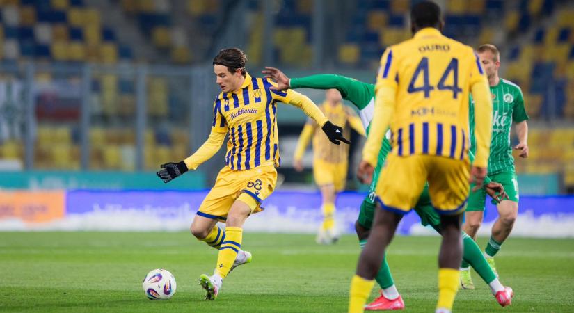 Két légiósunk is győztes meccsel tartotta a lépést az élbollyal