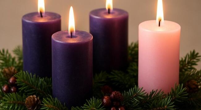 Adventi szokások és hagyományok 2025 – Felkészülés a karácsonyra a négy adventi hét során