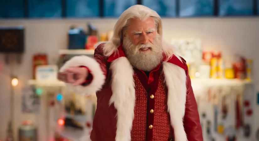 Igen, ő ott tényleg John Travolta Mikulásként! (videó)