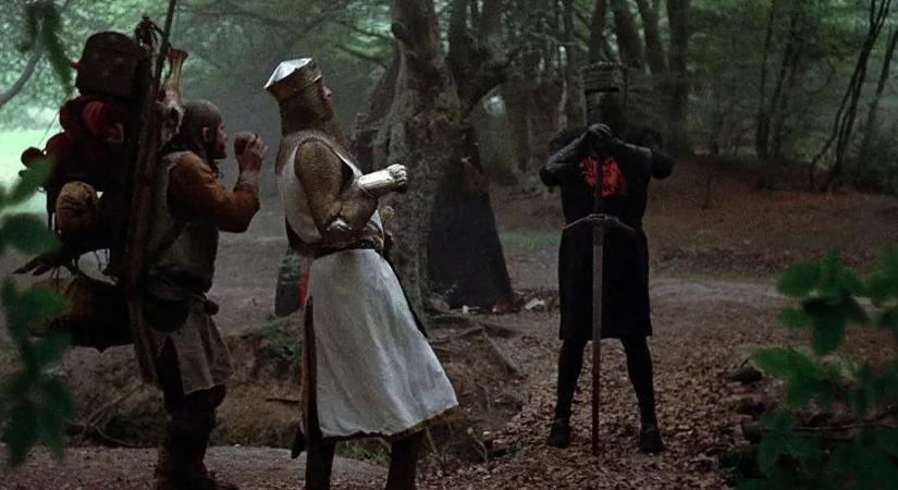 Gyalog galopp: ezt biztosan nem tudta az abszurd Grálmeséről