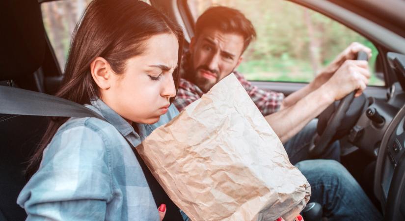 Te is mindig rosszul vagy az autóban? Akkor erre a helyre ülj – és végre vége lehet a szenvedésnek