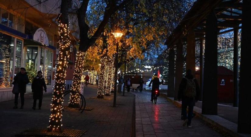 Kürtős kalács, lángos, adventi árak: így vár a szolnoki Adventi Falu