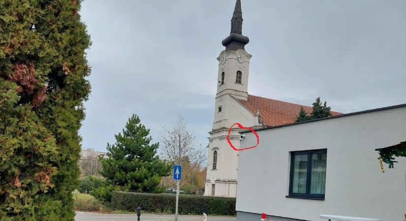 Hihetetlen mit loptak el Hevesről! – A kamera mindent felvett  fotók