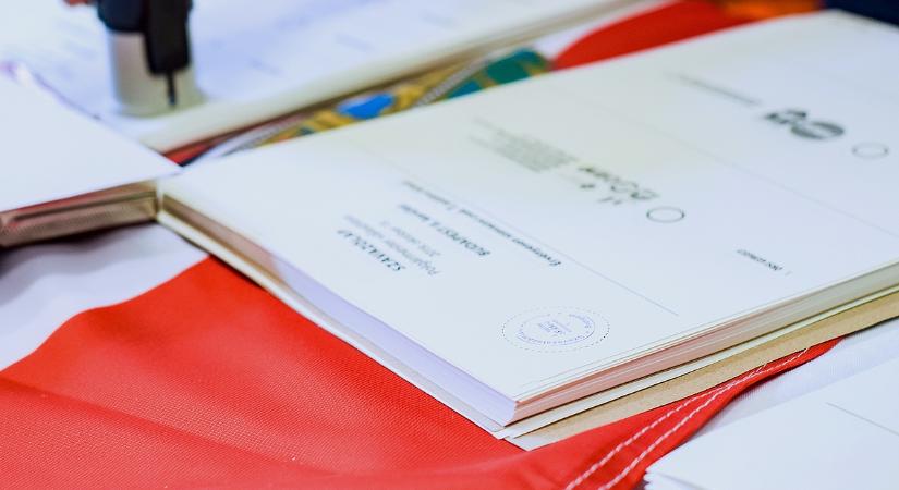 Választási botrányoktól zeng a falu időközi választása, ismét urnához kell vonulniuk az itt lakóknak