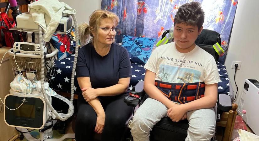 "Meg vagyunk ijedve" - katasztrofális híreket kapott a Duchenne-szindrómás Krisztián