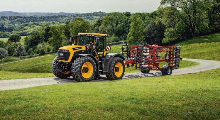 Bemutatkozott az új JCB Fastrac 6000-es traktorszéria