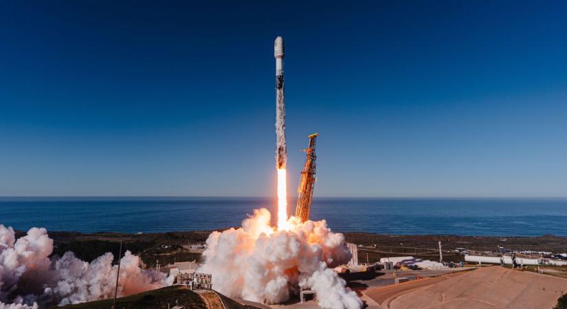 Fontos feladatot teljesítő űreszközöket juttatott az űrbe a SpaceX