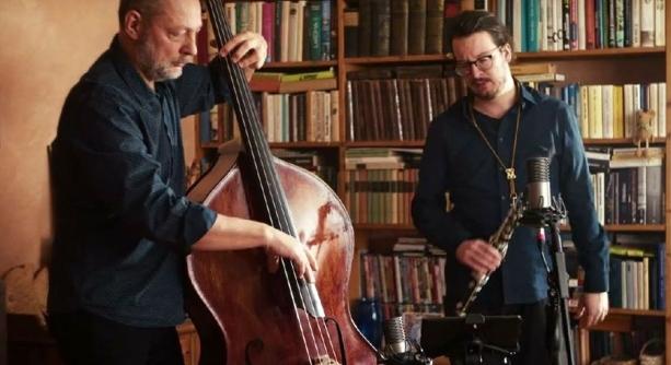 Játék műfaji határok nélkül a könyvtárban