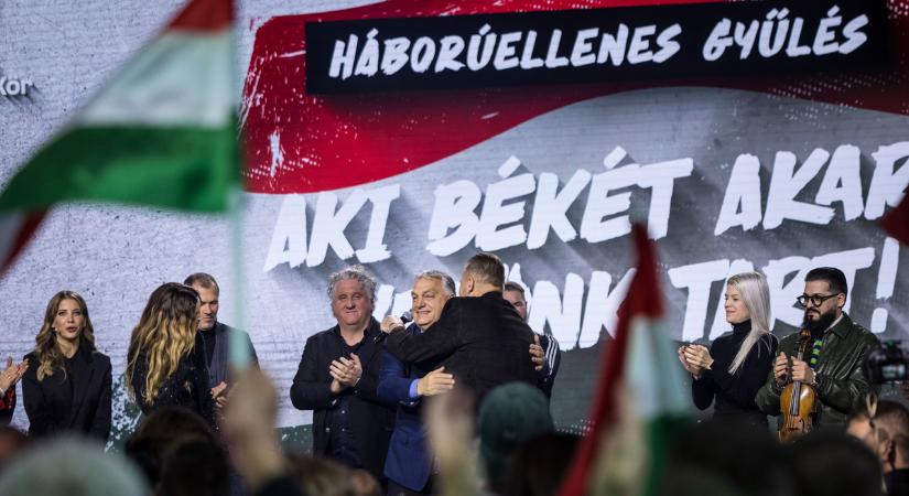 A nyíregyházi Háborúellenes Gyűlésen óriási sztárdömping volt