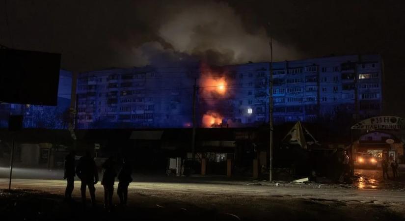 Őrjöngő éjszaka Ukrajnában: drónok tarolták le a lakónegyedeket – videó