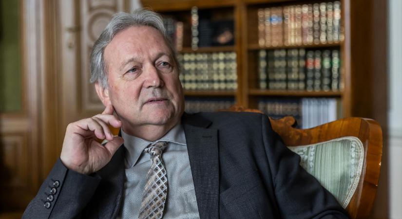 Freund Tamás MTA-elnök: „Sokat mond el egy nemzetről, mekkora hangsúlyt helyez az oktatás fejlesztésére”