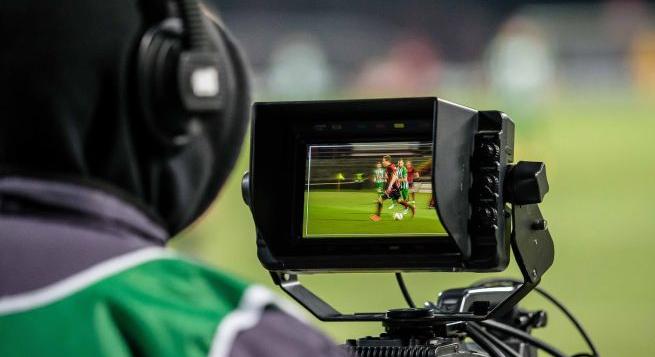 Ma a TV-ben: Élőben a Várda-Újpest és a Puskás-Fradi, pályán a Liverpool, az NB II-es csapatok, a Real és az MU, lesz Chelsea-Arsenal és Roma-Napoli rangadó is