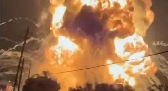 „Soha nem láttam még ilyet” – hatalmas robbanás egy vegyszer-újrahasznosító üzemben, Sydneyben