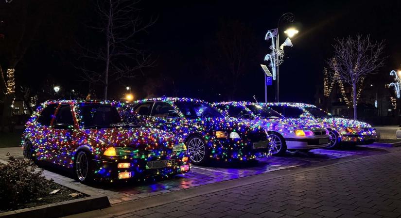 Hollywood is megirigyelheti a ceglédi karácsonyi autók csillogását