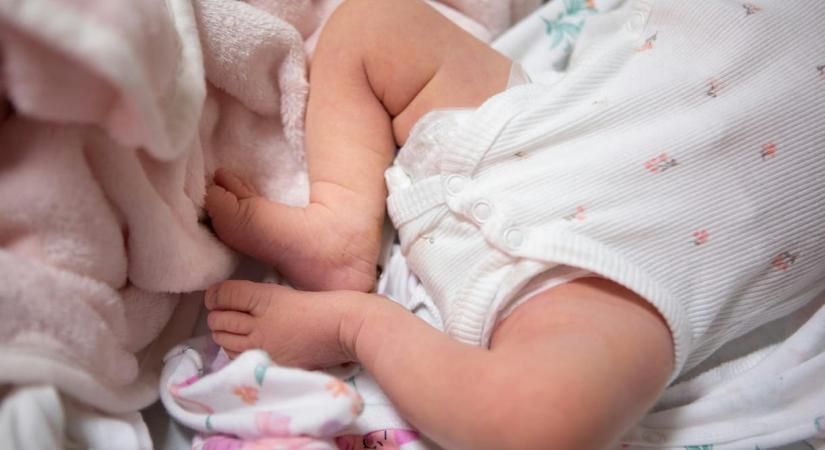 Miután idén már 14 csecsemő halt bele, kötelezővé teszik a szülés előtti szifilisz-szűrést