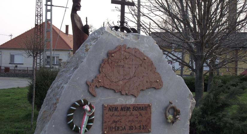 Magyarország közepén találjuk Trianon legnagyobb kegyetlenségét