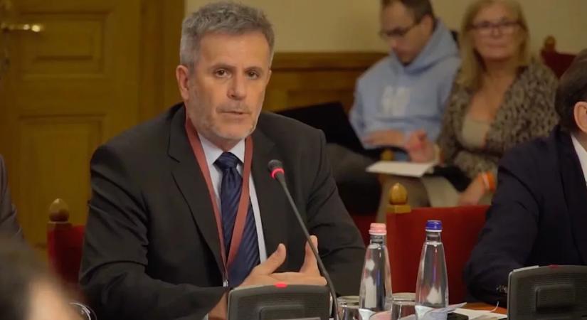 DK: A KDNP és az egyházak akadályozzák a meddő párok esélyeit? Rendkívüli ülés következik