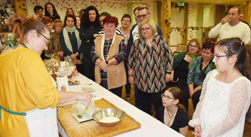 Olaszországba látogattak el a fényszaruiak, ahol finom pezsgőt és ételeket kóstolhattak – galériával és videóval