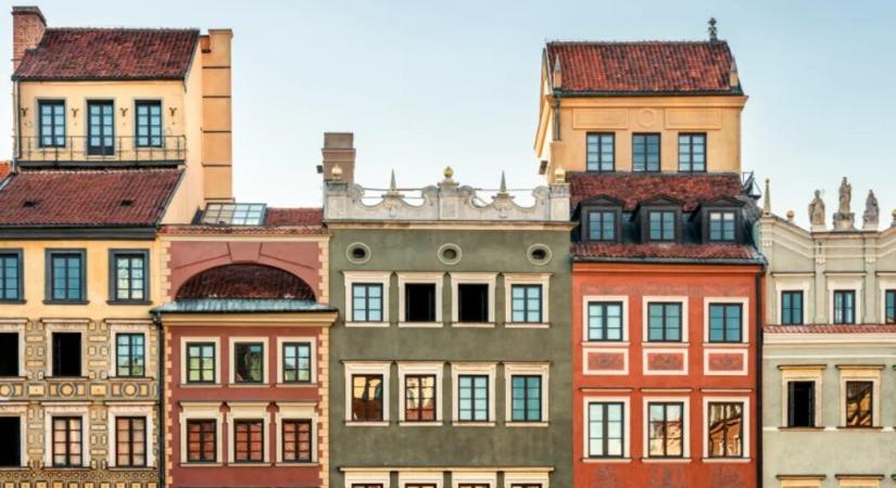 Szenzációs dokumentumokat találtak egy varsói bérház padlózata alatt