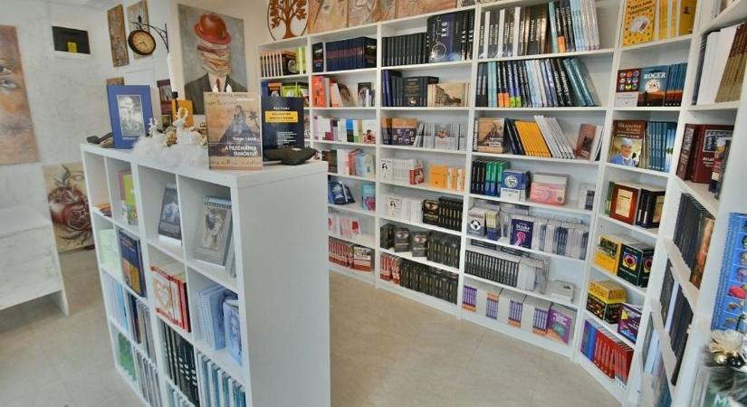 Új könyvesbolt nyílt Székesfehérváron