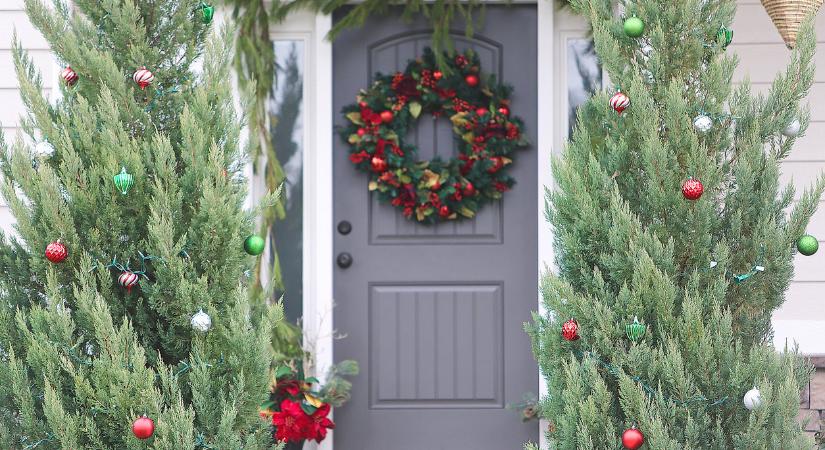 7 pofonegyszerű kültéri karácsonyi dekoráció, amit 1 óra alatt el tudsz készíteni