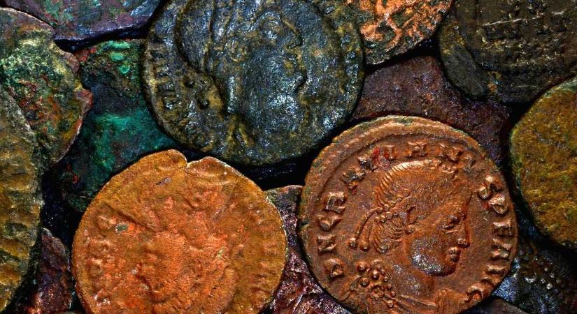 3 földbe ásott amforában 40 ezer darab pénzérme lapult