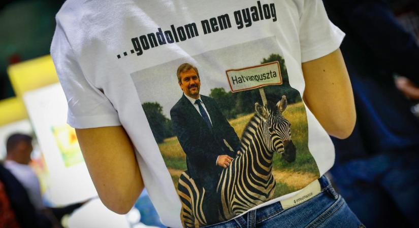 Hadházy Ákos: A rendőrség átkutatta a szafariparkot Hatvanpuszta mellett, de nem találtak illegálisan tartott állatokat