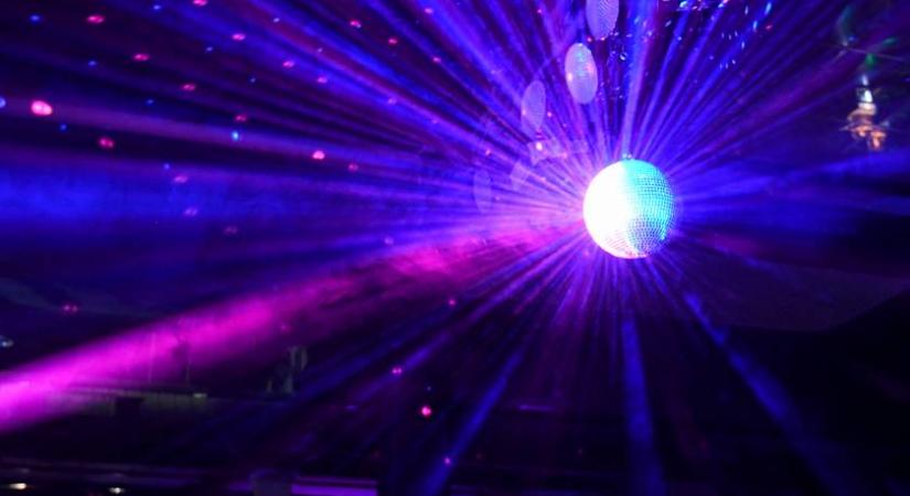 Megszólalt a szórakozóhely, ahol a haláleset történt: kiderült mi végzett a bulizó fiúval