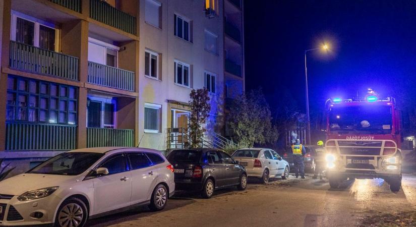 Hárman kerültek kórházba a fehérvári lakástűz után