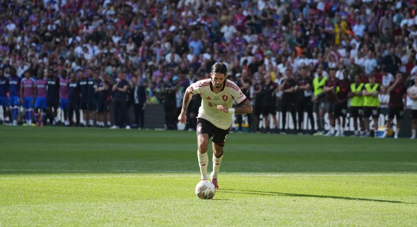 Megszületett a döntés Szoboszlaiékról: ezzel a csapattal mászna ki a gödörből a Liverpool