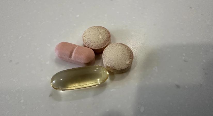 Öntsünk tiszta vizet a pohárba: ezeket a vitaminokat érdemes pluszban szedni