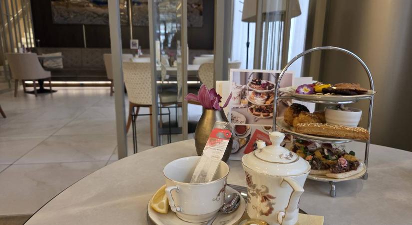 Ezt a szokást az angolok mindenhova magukkal vitték: Budapesten is kipróbálhatod a délutáni teát