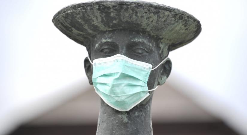 Kötelező maszkviselést, részleges látogatási tilalmat vezetnek be a veszprémi kórházban