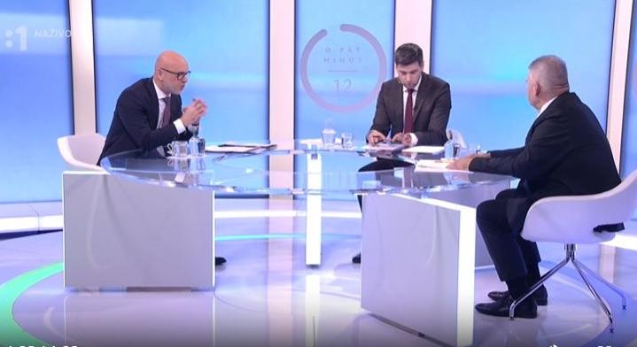 A Smer szerint a PS a Beneš-dekrétumokkal a Magyar Szövetség választóira hajt