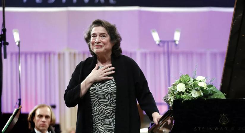 Hollandiában eltörölték egy Putyin-párti zenészekkel fellépő zongoraművész koncertjét