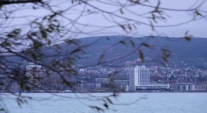 Advent után újabb szürke nap jön – ilyen lesz a holnapi időjárás képek, videó!