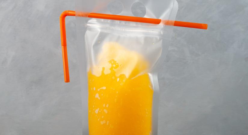 Óriási fordulat: megváltozhat sokak kedvenc üdítőinek csomagolása