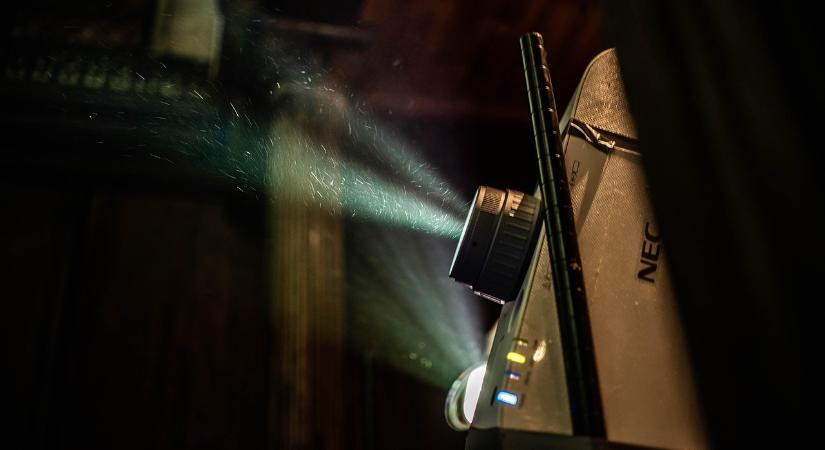 Kormánypropagandát vetítettek egy gyerekfilm előtt egy fővárosi moziban