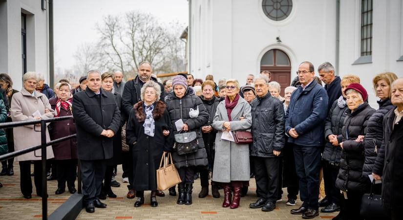 Hajdúsámson közössége nem csak házat emelt
