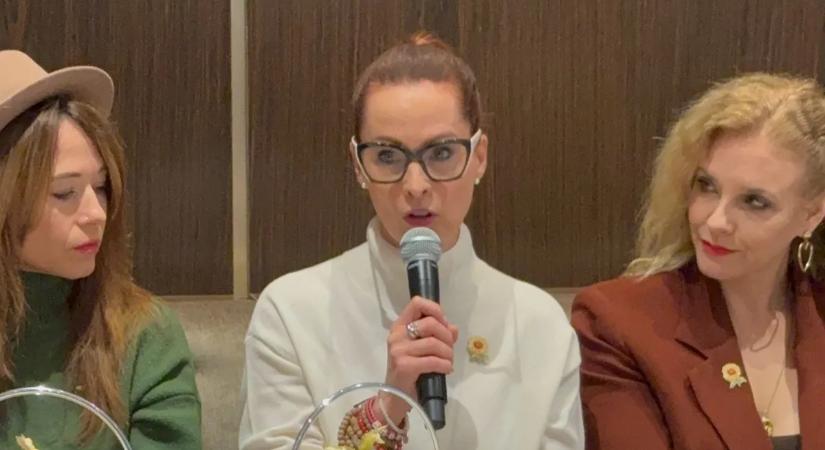 Dobó Kata és Peller Anna szexi képei izgatnak mindenkit