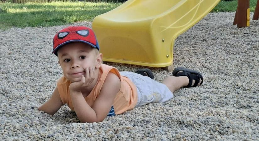 Duchenne-szindróma: jótékonysági bált rendeznek Sági Dominikért