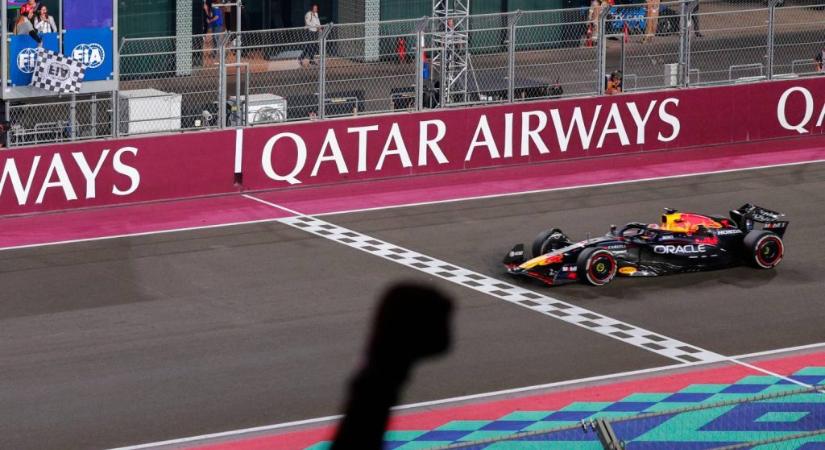 Dráma Katarban: Verstappen győzött, nagyon eltaktikázta magát a McLaren