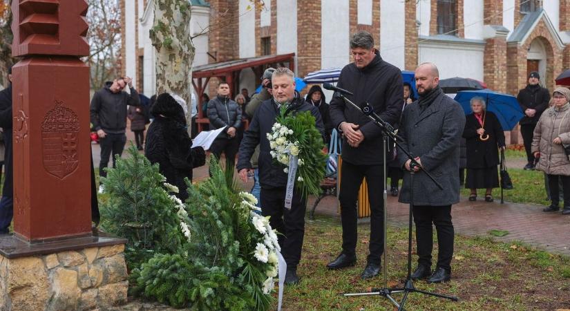 Mihálffy Bélának köszönhetően újulhatott meg a Trianon-kopjafa – galériával, videóval