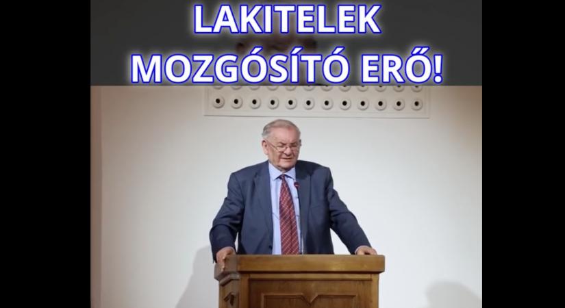 Miközben Orbán elkezdte elkaszálni a fideszes matuzsálemeket, Lezsák Sándor hitet tett az ulti kampányereje mellett