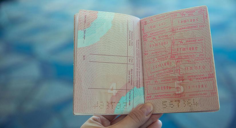 Tajvani útlevelet nézett kínainak a kormánypropaganda, mikor egy újságírót akart lejáratni