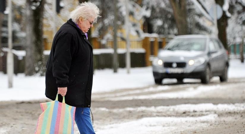 Így készül Kecskemét a fagyos hónapokra: hóeke, őrjáratok, nonstop ügyelet