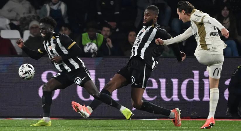 Ligue 1: 21 év óta először vezeti a francia bajnokságot a Lens